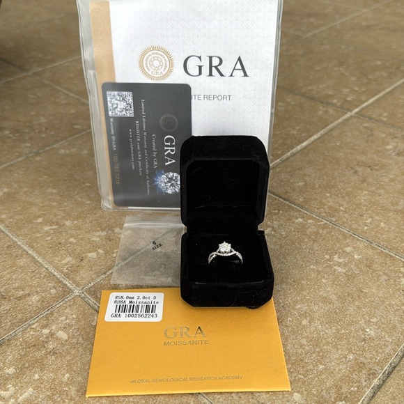 GRA Certified 1ct Moissanite Sterling Silver Ring Size 5 - Picture 1 of 4